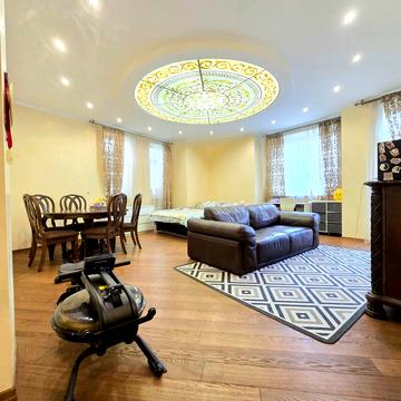 Конотопська вул., (Будинок)