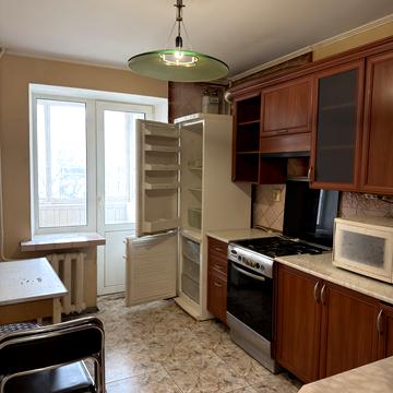 Анни Ахматової вул., 5