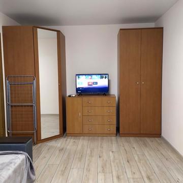 Вацлава Гавела бульв. (Івана Лепсе), 83