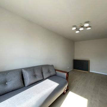 Симона Петлюри вул., 1