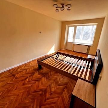 Симона Петлюри вул., 1