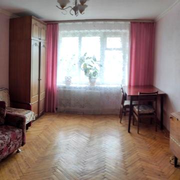 Верховної Ради бульв., 19