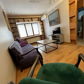 Пилипа Орлика вул., 9