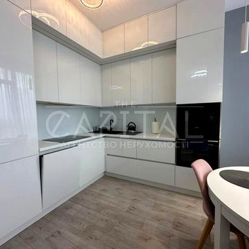 Каховська вул., 60