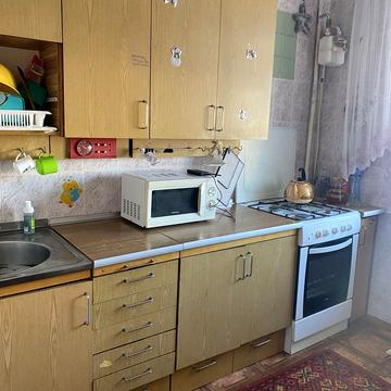 Олімпійська вул., 10