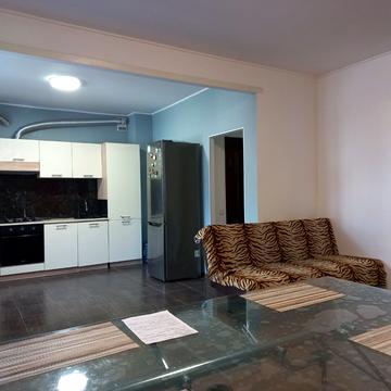 Тарасівська вул., 10