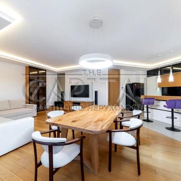 Саперне Поле вул., 12