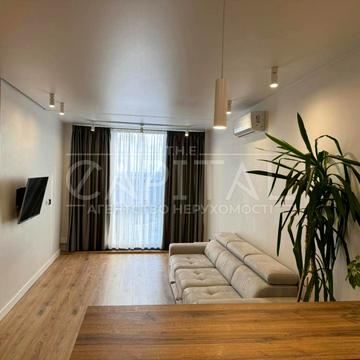 Зарічна вул., 4