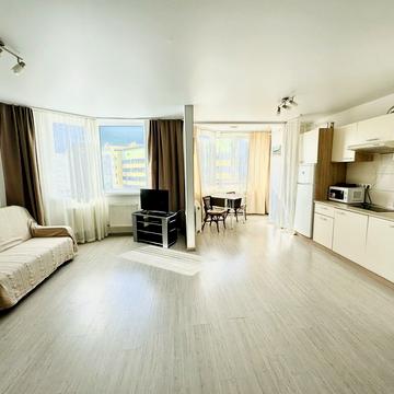 Яблунева вул., (Будинок 7а)