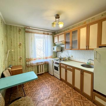 Галини Петрової вул., 3