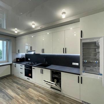 Європейського Союзу просп. (Правди), 70-Б