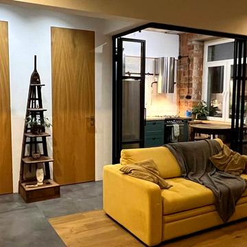 Мосяжна вул., 4