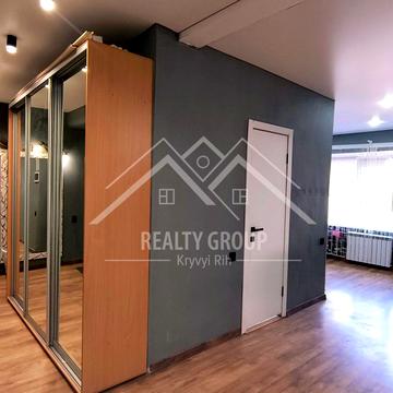 Соборності вул. (Косіора), 8