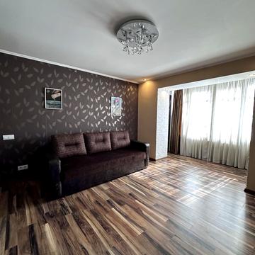 Ніжинська вул., 9