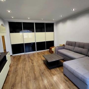 Василя Симоненка вул., 30