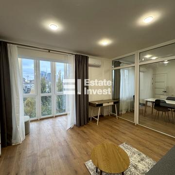 Лесі Українки бульв., 24