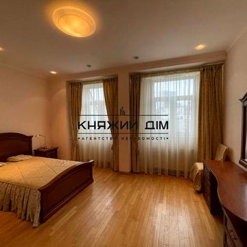 Генерала Генадія Воробйова вул. (Курська), 3