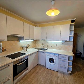 Володимира Івасюка просп. (Героїв Сталінграду), 49-Б