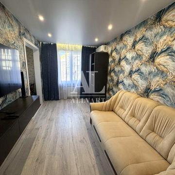 Юрія Шумського вул., 10