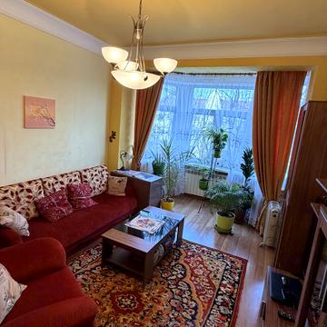 Нагірна вул., 6/31