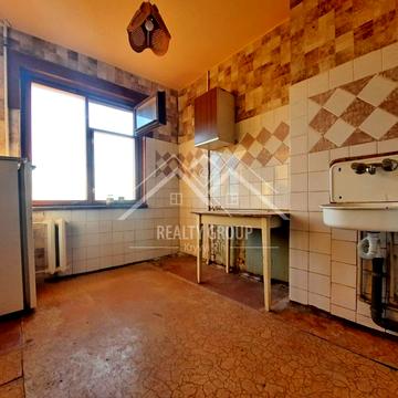 Нарвська вул., 9