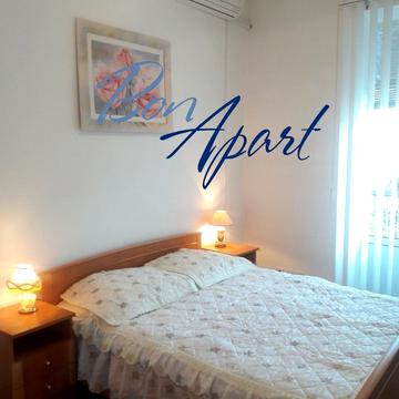 Хрещатик вул. (Kreschatic), 13