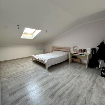 Володимира Івасюка вул., 42