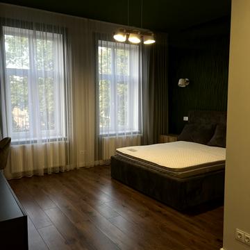 Івана Франка вул., 76