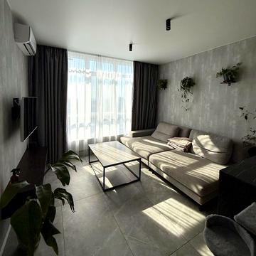 Академіка Філатова вул., (Будинок 4)