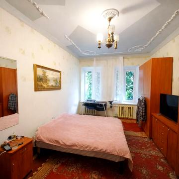 Середньофонтанська вул., 4