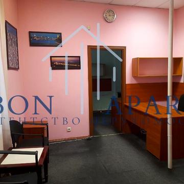 Студентська вул., 11