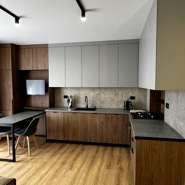 Володимира Навроцького вул., 35