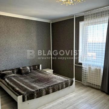 Ревуцького вул., 42