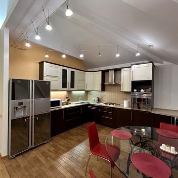 Джорджа Вашингтона вул. (Батальна), 17а