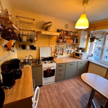 Бельведерська вул., 48