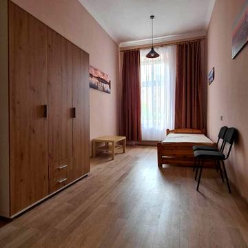 Тараса Шевченка вул., 24