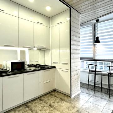 Практична вул., 4