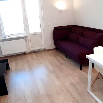 Академіка Глушкова просп., 9-Є