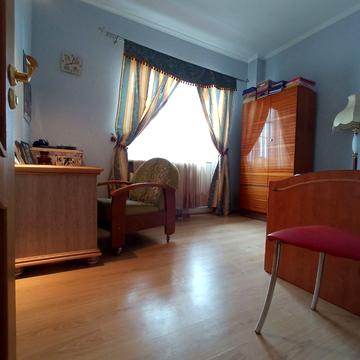 Григорія Сковороди вул., 3