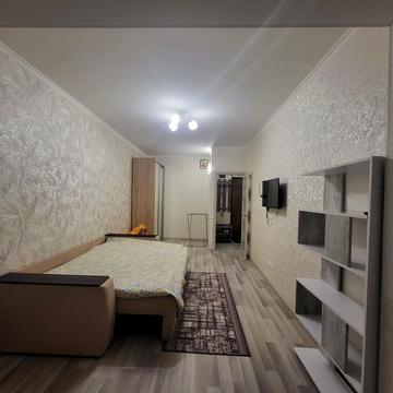 Олексія Вадатурського вул. (Маршала Малиновського), 18