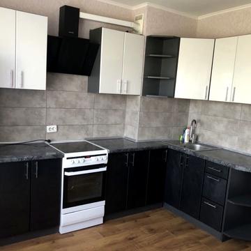 Академіка Глушкова просп., 9-Є