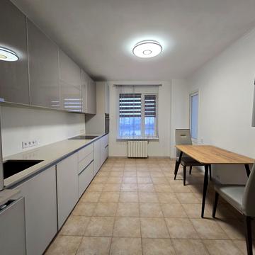 Миколи Бажана просп., 36