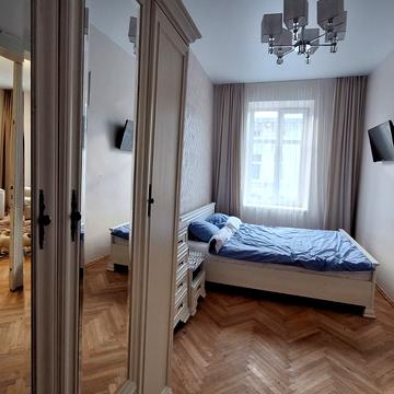 Бернарда Меретина вул., 5