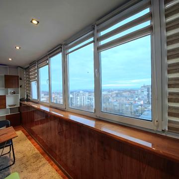 Академіка Янгеля вул., 8