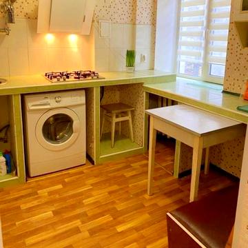 Новодарницька вул., 32