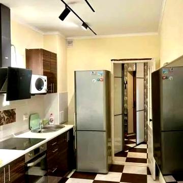 Наталії Ужвій вул., 12