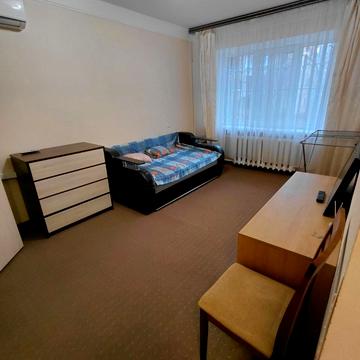 Ніжинська вул., 20