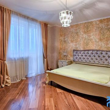 Юрія Шумського вул., 1