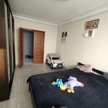 Ярослава Баїса вул. (Володимира Висоцького), 11