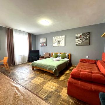 Велика Васильківська вул. (Червоноармійська), 54